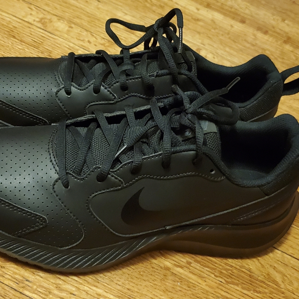 Nike Todo Size 10